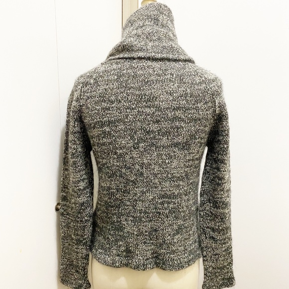 Nygard Oversized Turtle Neck Brown Cream 8 - Picture 9 of 9